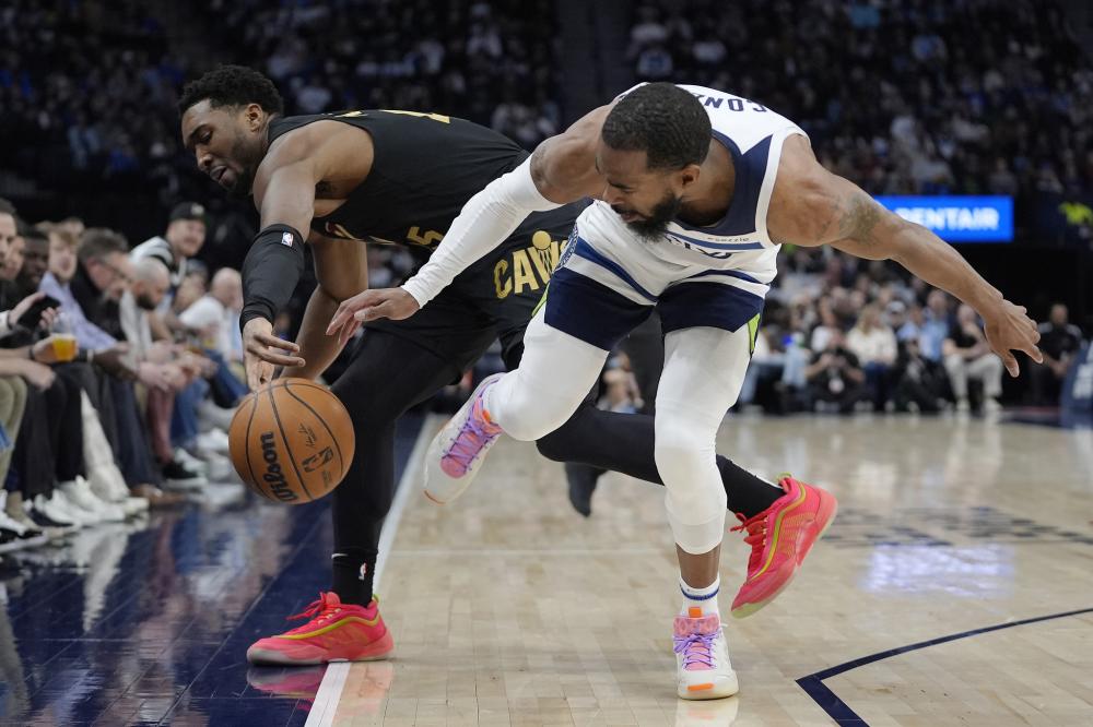 场显得尤为 场显得尤为