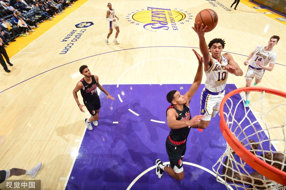 的接连出局 的接连出局