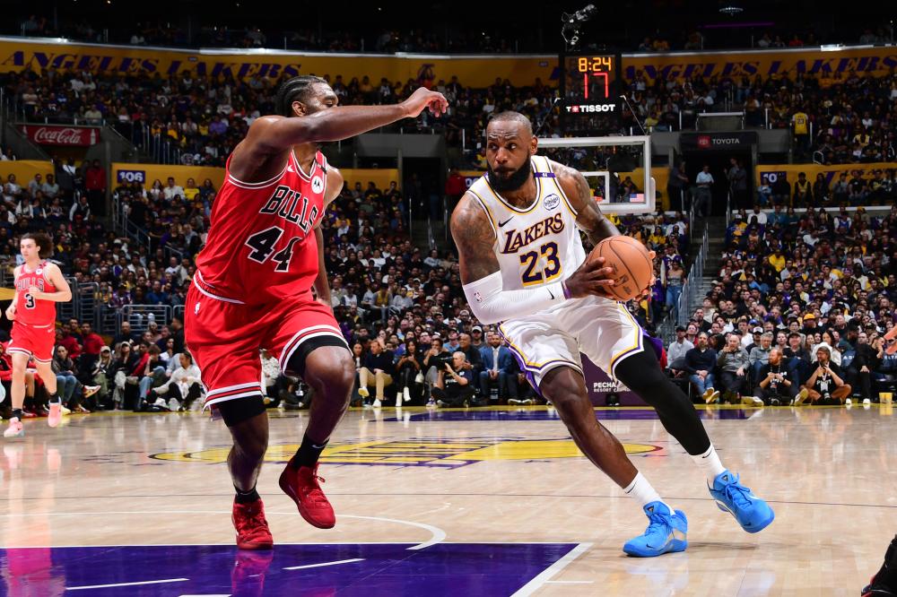 与鹈鹕的 与鹈鹕的